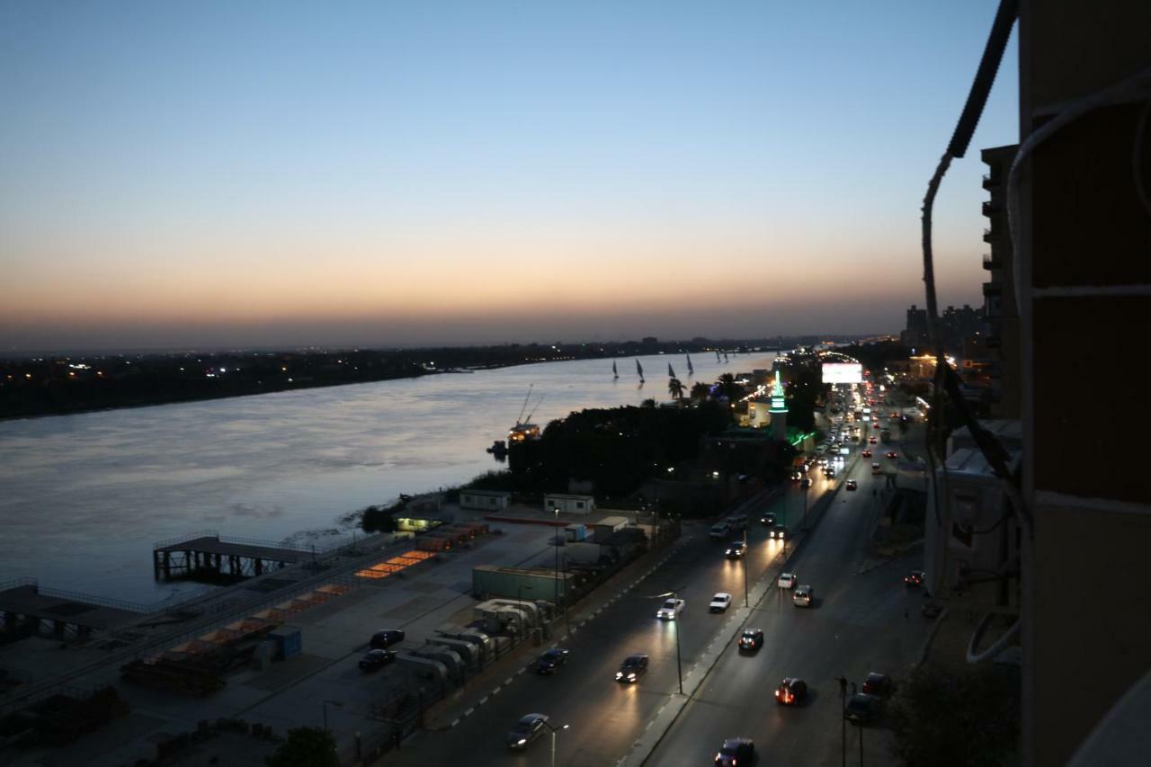 Maadi, Direct Nile River View From All Rooms Kairó Kültér fotó